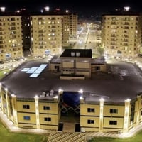 للبيع شقه بمجمع الايادي بسكولاته  مساحه 163 م  عماره 17 الطابق 2   على...