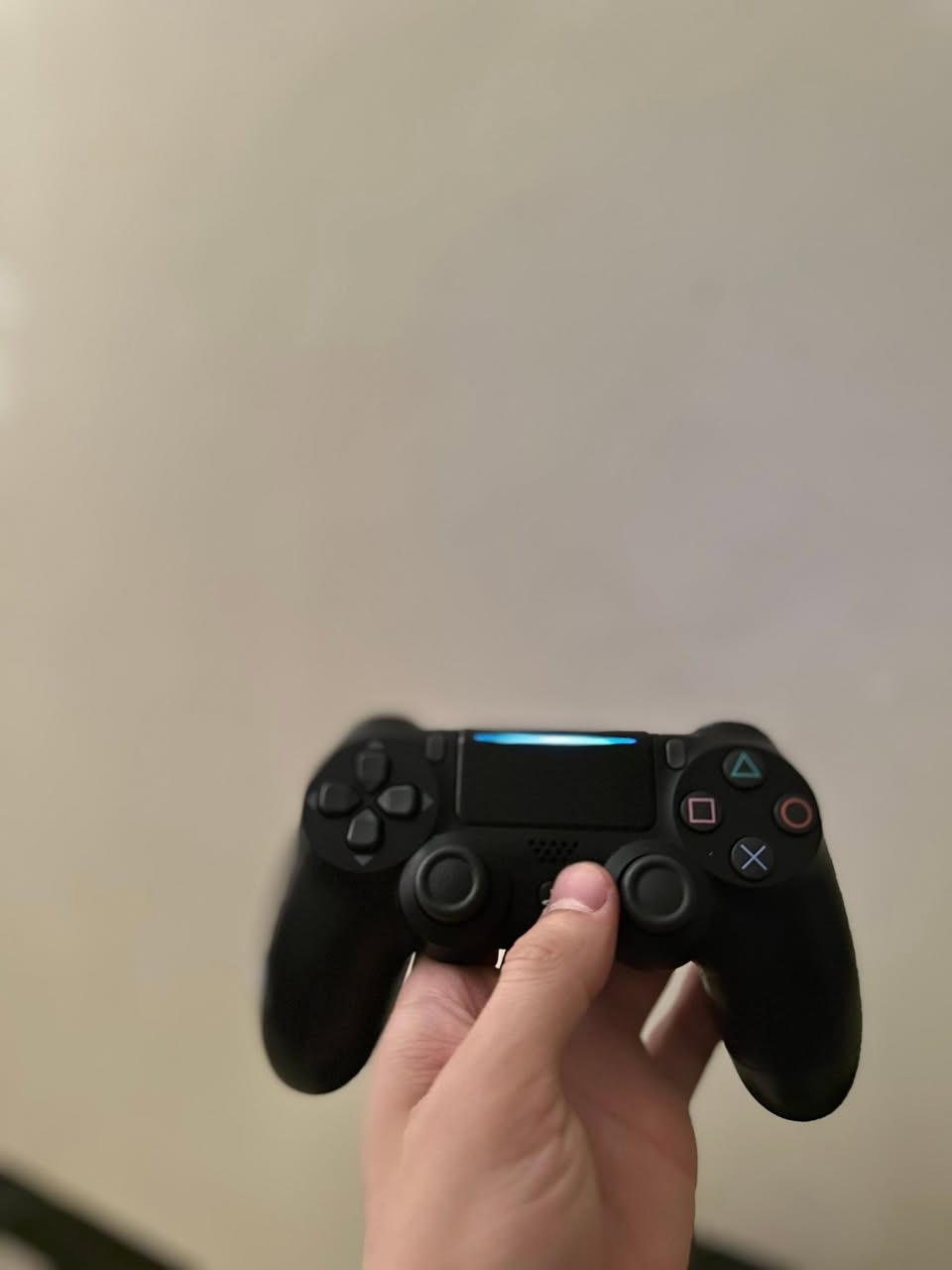 بلايستيشن 4 (PS4) نظيف فولل للبيع 🔥

السلام عليكم،
 استخدام شخصي ونظيف، والجهاز شغال 100% بدون أي مشاكل.

✅ نظام 12.02
✅ سعة 500GB (نص تيرا)
✅ دبل جوستك نوعية مضبوطة
✅ جميع الأسلاك الأصلية موجودة
✅ محمل عليه ألعاب جاهزة للعب
✅ جاهز للفحص والتجربة
✅السعر : 275 
💯 جهاز مرتب ومناسب للعب والترفيه، وما يحتاج أي مصروف


**إذا كنت صاحب هذا الإعلان وتريد حذفه لأي سبب، رجاءا أرسل رسالة إلى الدعم الفني**