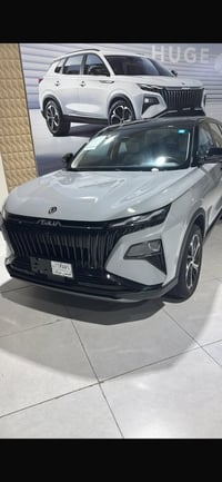 ‏سيارة للبيع هيوج موديل 2025 ‏ماشية 15 الف قبل الزيادة  ‏السيارة جديدة...