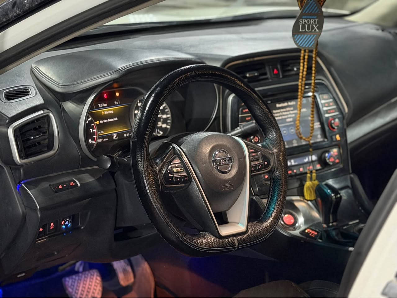 سلام عليكم
نيسان مكزيما للبيع فقط
موديل 2017
سعرها 103 مجال قليل
ماشية 150
موصفات SV
فول عدا فتحه
كير محرك شرط مامفتوح تاخم صدر امامي خلفي تايرات جديد
ضرر سيارا جامرلخ جنطه خلفي صبغ بدون دواخل بجم كبس
سيارا منظوما بنزين غاز
رقم سنويا هزا جديد لحد 2029 رقم اربيل شرط تحويل وكالا غرامات
رقم موبايل *********** 
مكان سيارا كركوك كركوك, العراق
