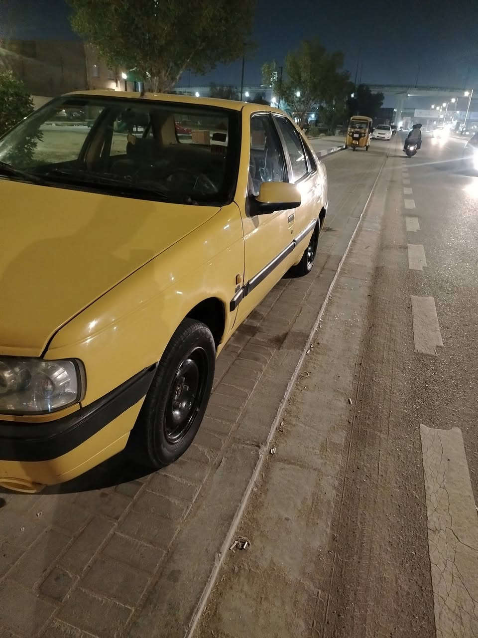 بيجو 405 مديل ١٦ سياره كفاله من ضربه و تبديل والخياسات وتبريد ومكينه وكير وحداديه بيه شبر صبغ جو قبق البانزين وتكيحلات رقم بصره
