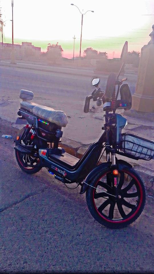 سلام عليكم
من رخصة الادمن 
عندي دراجه شحن للبيع نوع HlS  جديد بطاريت 5 نضيفة موديل 25 جديد شوفت عينك 
السعر  ب 475 وبي مجال للطيبين 
الخاص مفتوح وتدلل 
ورقم الهاتف  *********** والواتساب هم مفتوح 
العنوان تكريت الديوم
