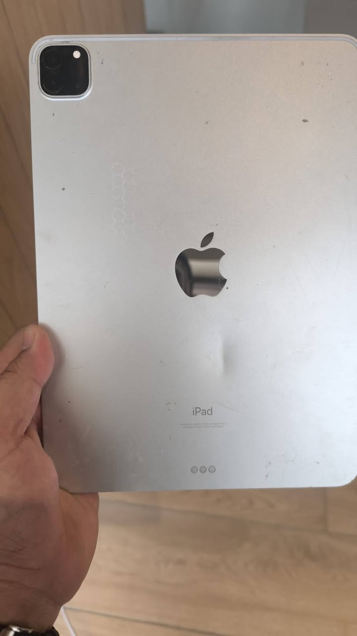 Ipad m1 11 inch 128G 
مبدل كلاس
***********
السعر 450 قابل للتفاوض 
مكاني بغداد حي القاهرة
