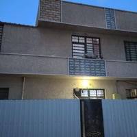 دار للبيع بغداد بحي الانتصار قريب على مستشفى حمادي الشهاب مساحة ٥٠متر ...