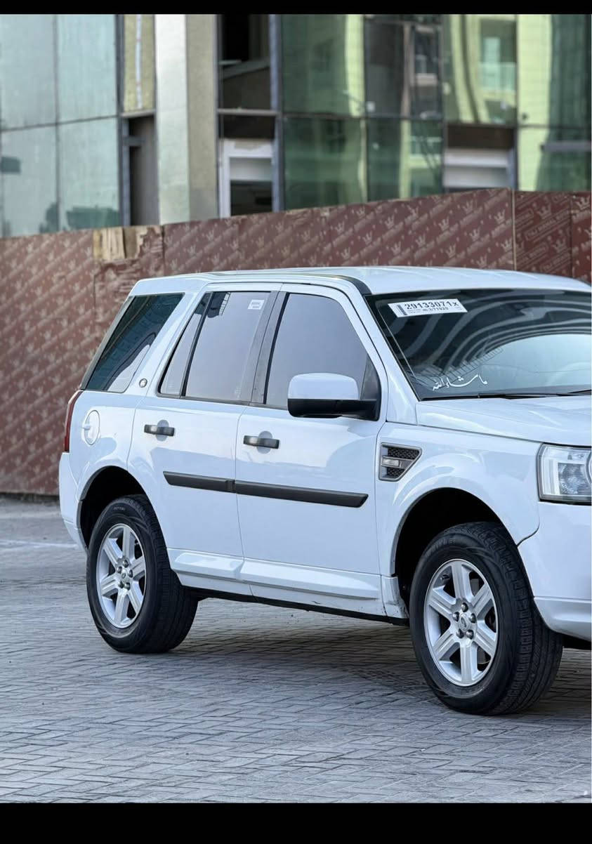 لاند ڕۆڤەر2011  
شەریکە سەردار استیراس خاس 
بێ سبوخ
 گێرومەکینە بەشەرت
 سەنەوی تا ٢٠٢٨
نرخی 89 مەجال
***********
