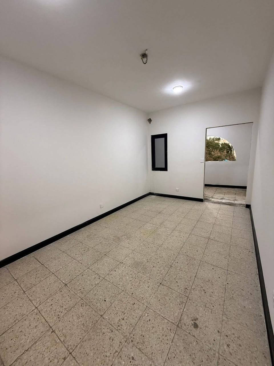 #للأيجار___في___السيدية
شـقة طابـق اول السيدية مجمع 5

تحتوي على 3 غرف نوم وصاله ومطبخ وخدمات

بدل الايجار 750الف  
______________________________________
للأستفسار اكثر تفضلو بزياره مكتب الطائي للعقار 💎

السيديه شارع المركز عماره شركه السراب للمطابخ ✔️

او الأستفسار ع الارقام ادناه 📞↘️↘️ (متوفر واتساب )📌🔛

***********
