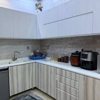 الكاونتر hdf داخل وخارج اخو الجديد نظيف جدا  رايدي سعر مناسب جدا بي ضر...