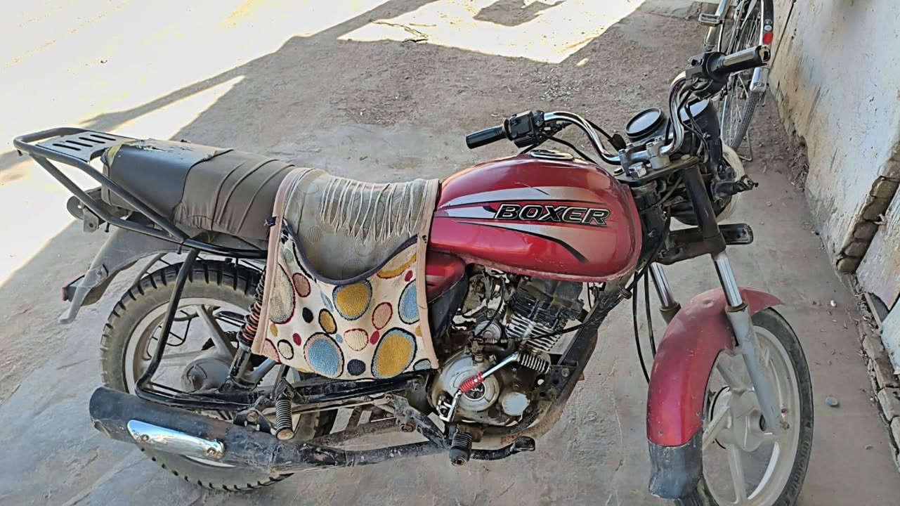 بوكسر  موديل 2016
وراق اصولية كاملة  
دراجة كاملة مكمله 
السعر : 600 او مروس ستوته
مكاني /طويريج 
الرقم: ***********بي واساب
