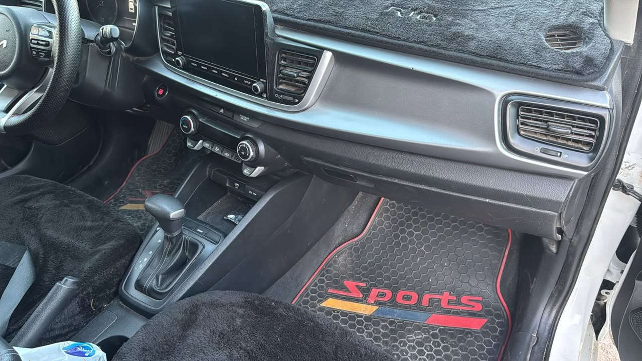 كيا ريو 2023 
فول بصمه 
وارد امريكي 
ضرر بنيد وجاملغ 
بدون رقم 
السعر 105
للاستفسار ***********
