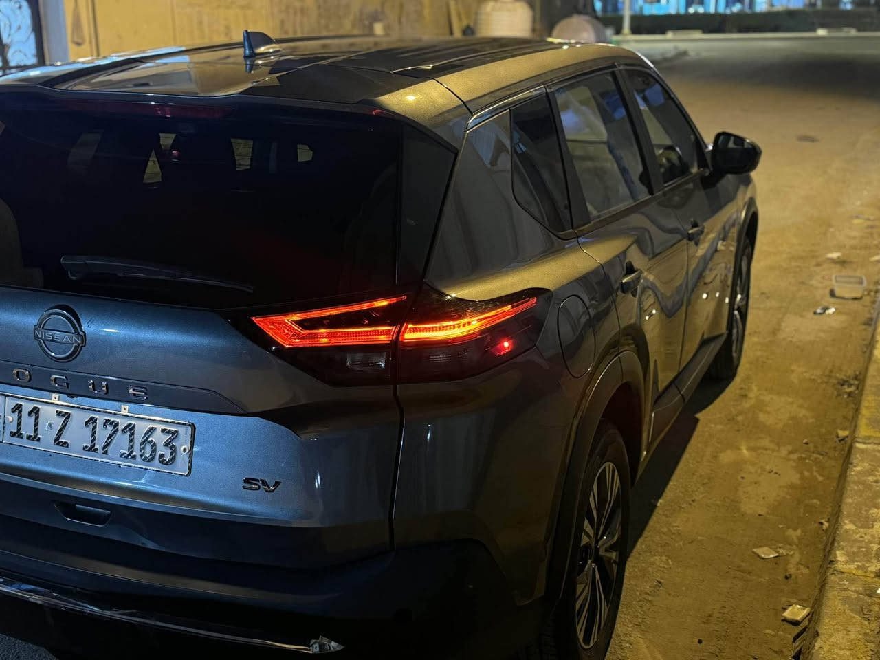 السلام عليكم 

نيسان روج  2023 SV 

(((((بدون حادث بدون صبغ دعامية سرقة امريكا ))))

لون اسمنتي  مميز 

فول مواصفات عدا بانوراما

حساسات 

مانع تصادم امامي 

كامره خلفيه وشاشه جبيره

نقاط عمياء ورادارات جانبية 

تبريد ثلج 
تايرات جديدة

تشغيل عن بعد 

ماشيه 75 الف

السعر : 175$ 

السياره جديده بمعنى الكلمه بحاله الوكالة 
*********** بغداد, العراق
