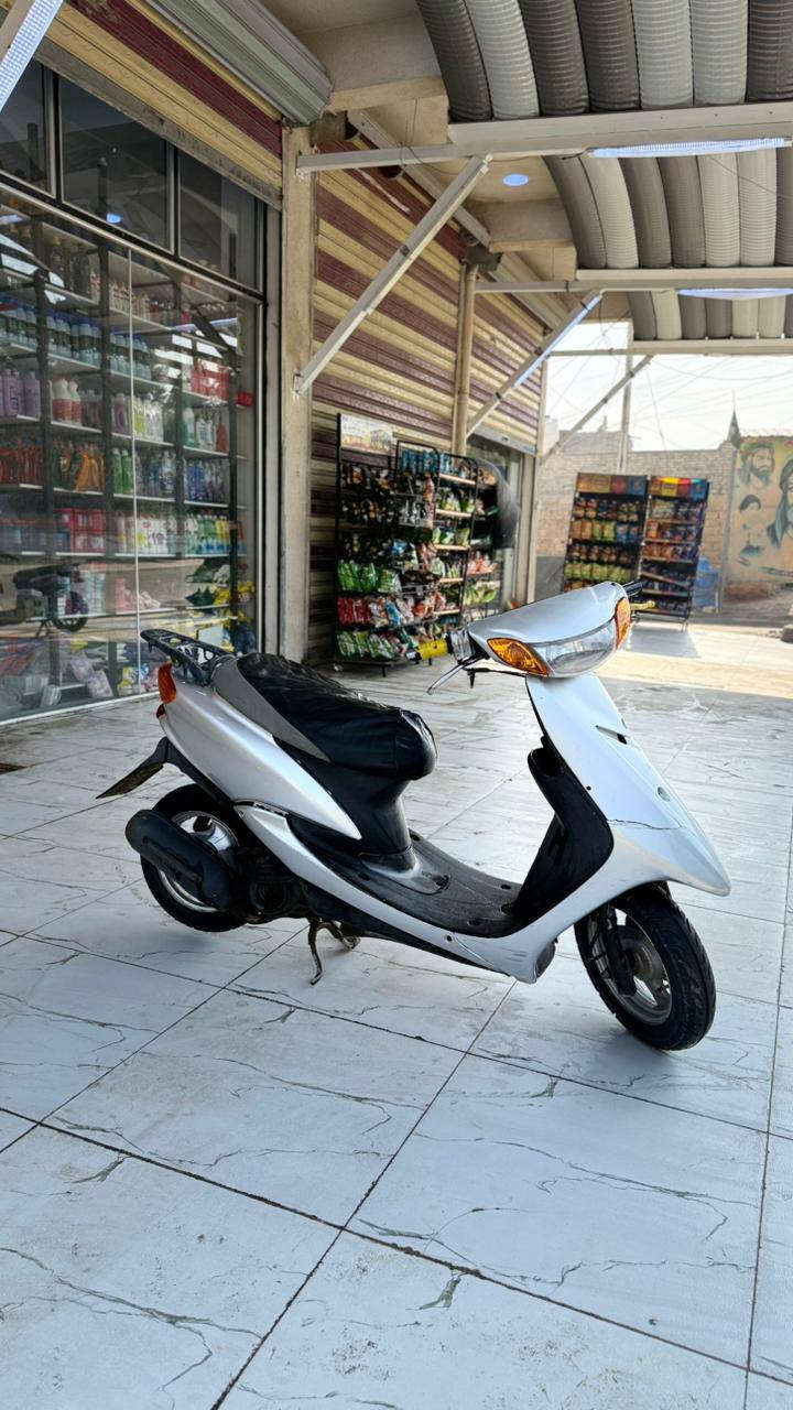 دراجه ياماها عصفوري
نضيفه اوراق دراجه نضيفه مكينتها ناعمه 
***********
