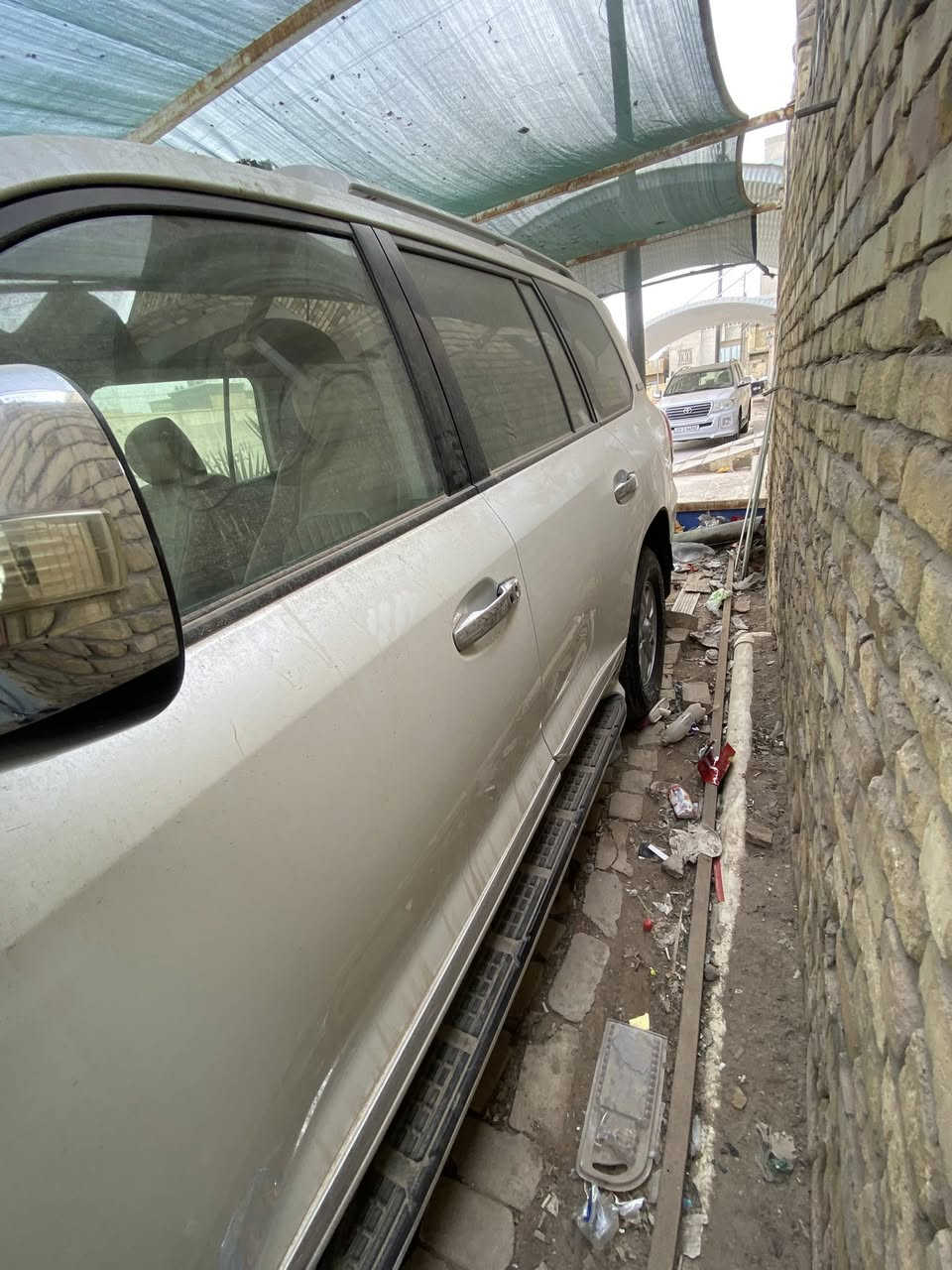 لاند كروز مكفولة كفالة عامة سيارة جديدة ممشاهة ١٣٨الف مكان ميسان رقم***********
