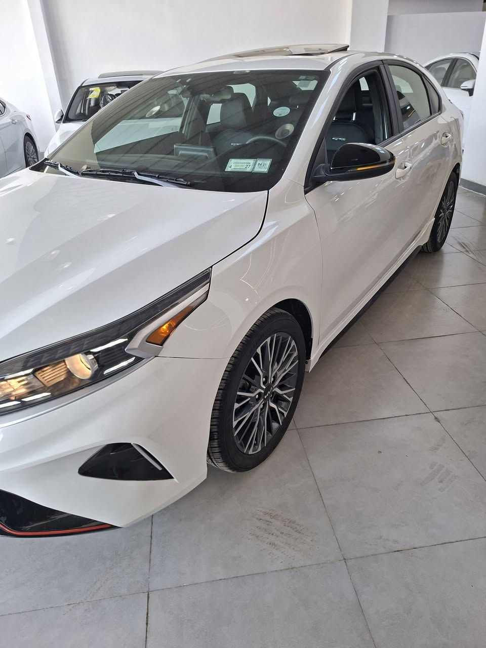 السلام عليكم
السلام عليكم  
كيا فورتي جي تي لاين ابيض 2024
المواصفات...
السيارة فوووول مواصفات فتحة سقف بصمة تشغيل مع بصمة ابواب وتشغيل عن بعد...
رادار امامي + رادار جانبي 
 توقف ذاتي + تحديد مسار
ونقطة عمياء + سايد بريك دكمة ..
 لد امامي ولد خلفي و اضواء ترحيب عند الاقتراب من السيارة
تحكمات ستيرن كروز تثبيت السرعة
 ثلاث وضعيات قيادة (نورمل + سمارت + سبورت)
شاشة كبيرة  8 انج + 🅖🅟🅢+ بوصله + كامره خلفية دواره 
محرك 2000 دوش
 الضرر ...  صبغ جاملغ امامي ونصف جاملغ خلفي  بدوووون دواخل وبيها تعديل بارد شي قليل بالباب الخلف السايق
 وصور الضرر موجودة بالمنشور ....
السيارة كاتي بدووون رقم ...؟
موصل /  شركة صفاء لتجارة السيارات ***********
