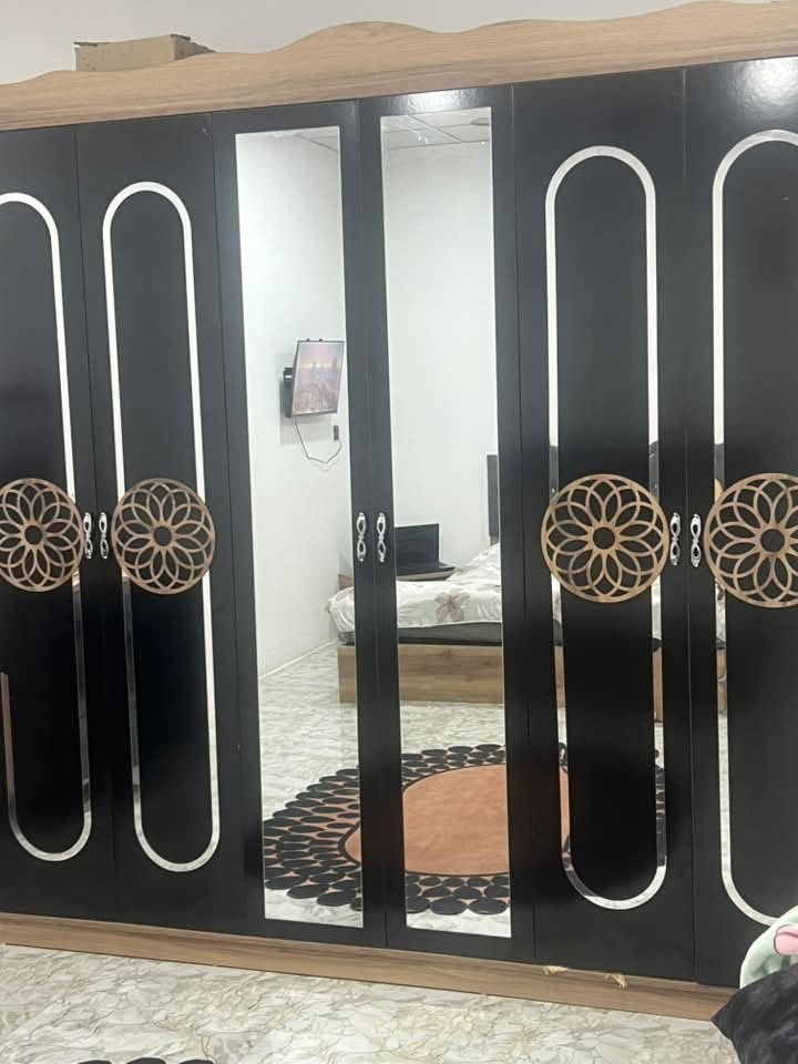 السلام عليكم غرفة نوب عراقي مستخدمه شي قليل السعر ٩٠٠وبيها مجال 

وعندي غرفة نوم تركي ٦بوب جديده مستخدمه هم شي قليل ٣٠٠قفل 
لاستفسار ***********
