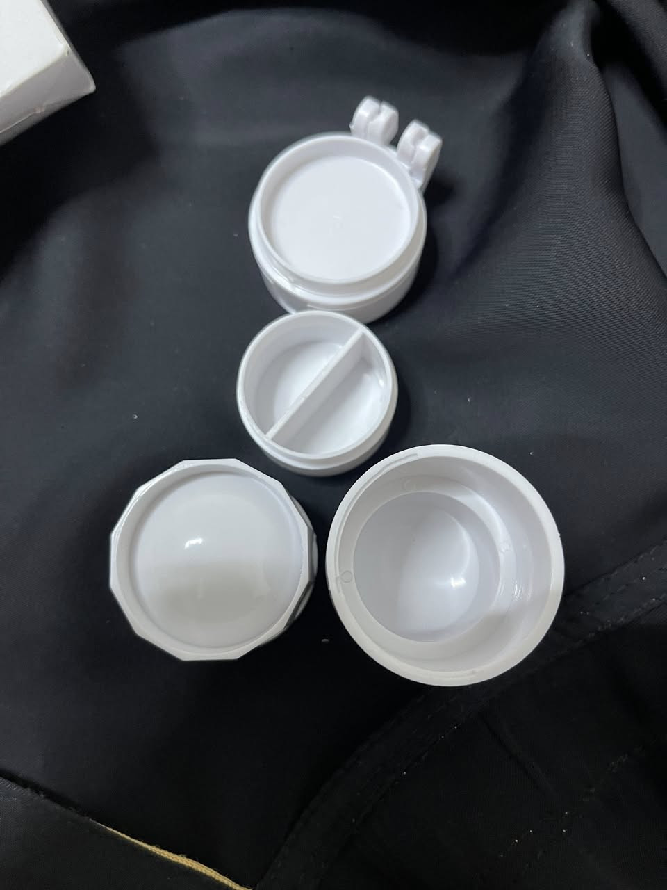 � علبة تقطيع وسحق وحفظ الحبوب الدواء 3×1 🔹
تريد تسهّل أخذ الدواء؟ هاي العلبة عملية ومريحة جداً 👍

✅ تقسم الحبة نصين بسهولة
✅ تطحن الحبوب وتصير بودرة
✅ بيها مكان لحفظ الدواء
✅ حجم صغير وسهل الحمل
✅ مناسبة لكبار السن والأطفال

💰 السعر: ١٠,٠٠٠ دينار فقط
🚚 التوصيل: ٥,٠٠٠ دينار لجميع محافظات العراق

للطلب والاستفسار خاص �


**إذا كنت صاحب هذا الإعلان وتريد حذفه لأي سبب، رجاءا أرسل رسالة إلى الدعم الفني**