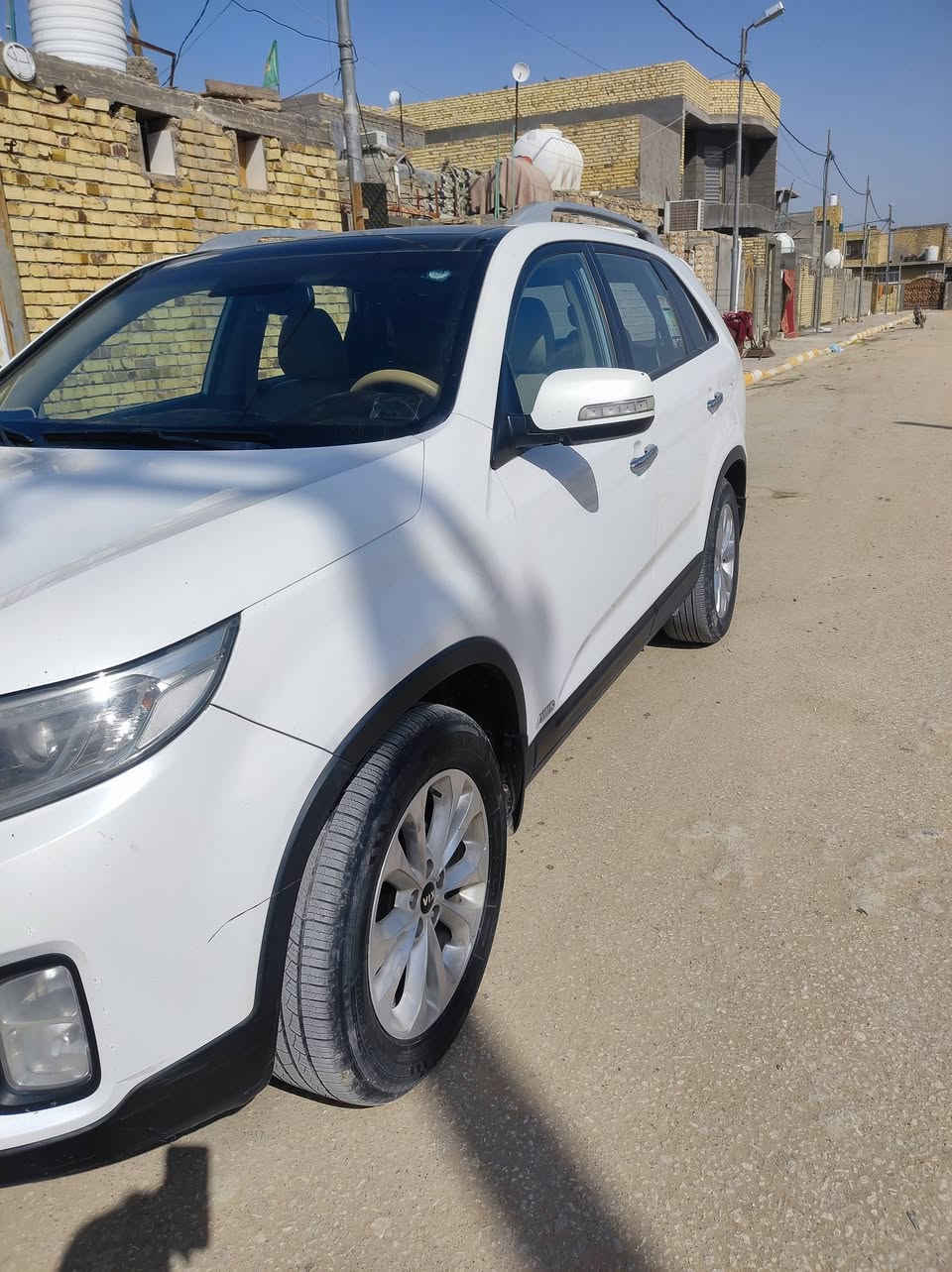 سورنتو خليجيه مواصفات الخليجي معروفه مديل 15 كفاله مكينه 6سلندرالسياره جديده متعوب عليه ماشيه قليل***********
دوانيه ال بدير السعر 195وبيه 
حك العزوبيه بسمي ارضيه وكشنات مغلفه منضومه تبريد جديده
