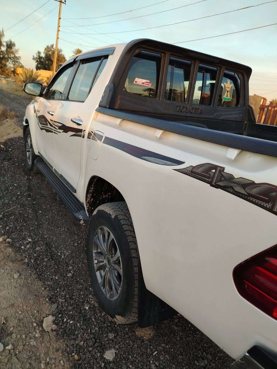 السلام عليكم ورحمة الله وبركاته بعد الرخصه من صاحب الكروب بيك اب فورويل موديل 2020سعودي السياره فول بصمه واشاير بالمري ومعروفه مواصفات السعودي بيهه بنيد وجاملغ امامي بدون داخل السياره رقم انكليزي كامله بسمسي تحويل ثاني يوم السعر المطلوب 250  اليحب يتصل هذه رقمي ***********
