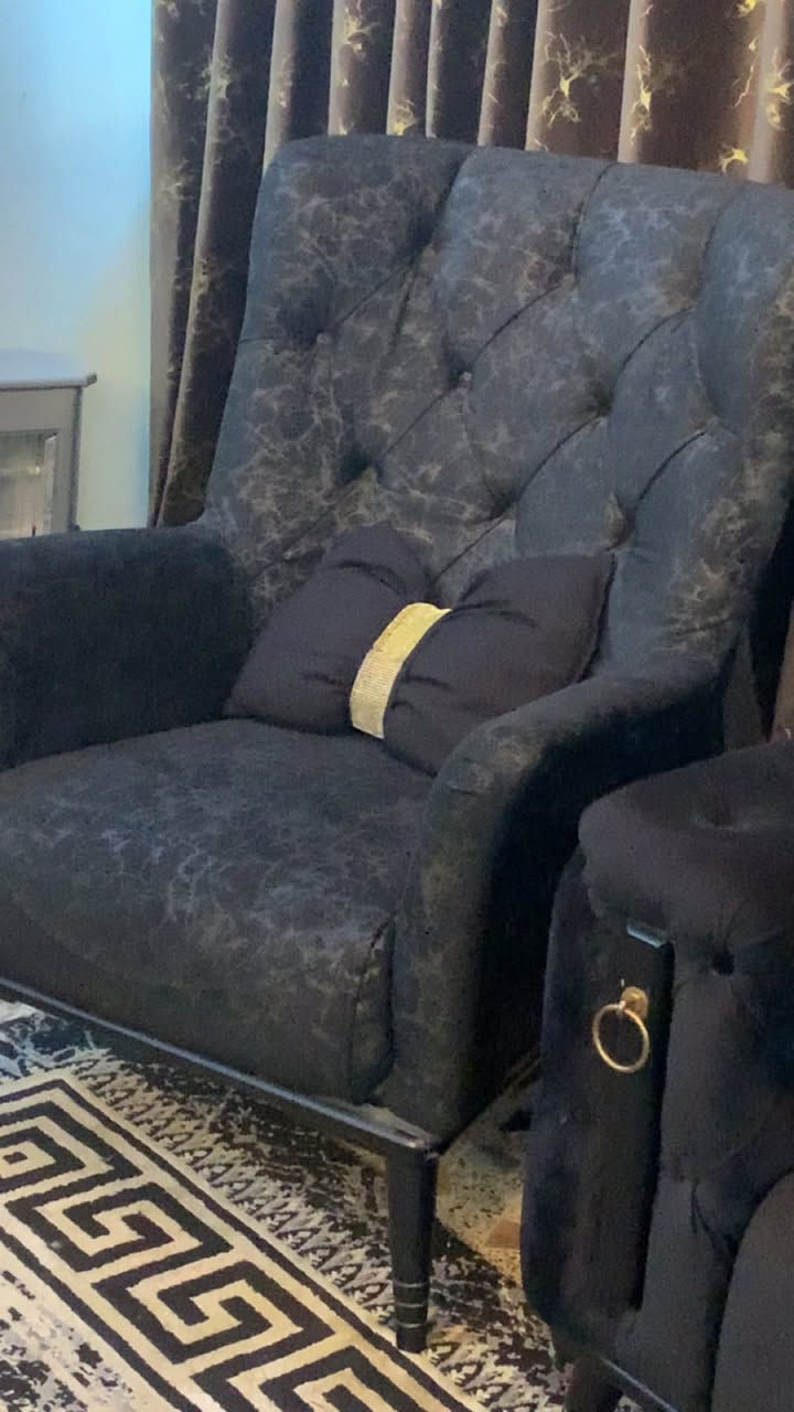 تخم تركي عشر مقاعد سرير قلاب محد كاعد عليه ب 800وبي مجال


**إذا كنت صاحب هذا الإعلان وتريد حذفه لأي سبب، رجاءا أرسل رسالة إلى الدعم الفني**