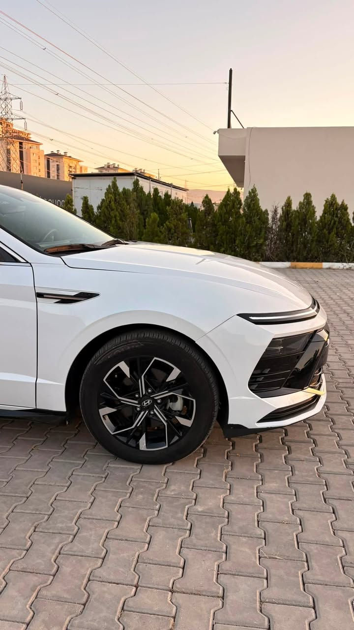 HYUNDAI SONATA 2025 SEL
وارد أمريكي 🇺🇸 

سوناتا SEL 
ماشي قليل 
ماشي فقط ١٠٠ كم 
حادث خفيف 
جاملخ سكن صبغ 
إرباك ستيرن طاك 

محرك ٢،٥ 
٤ سلندر 
مواصفات SEL 
بصمة شغال
رادار حساس خلفي
LED لايت زينون
كير ستيرن 
شاشة ألكتروني 
 كشن كهربائي ⚡️ 
كشن تدفئة
بريك كهربائي 
ECO,SPORT,NORMAL 
AUTO HOLD 
 رقم كاتي
تترقم(دهوك، أربيل ، سليماني)
مكان سليمانية 
***********
