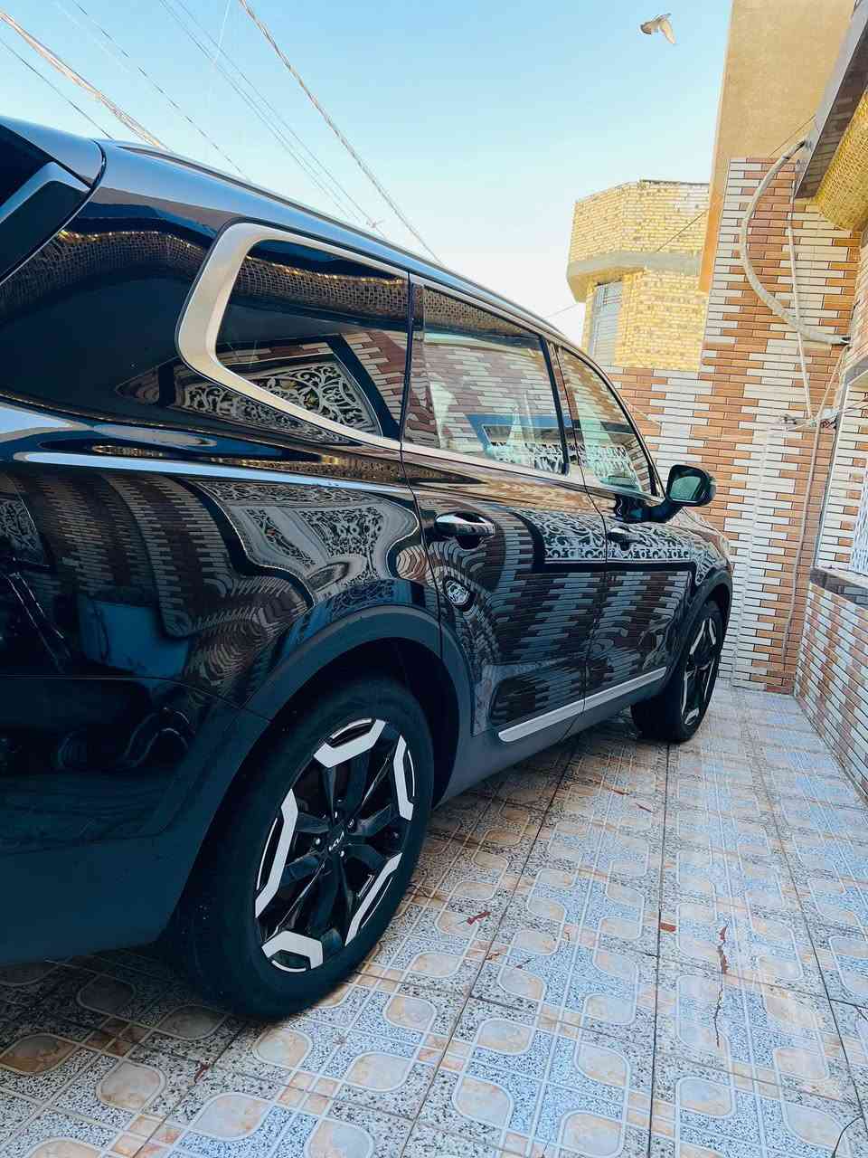 يالله للبيع تيلورايد 2023 بدون تبديل قطعه وحده صبغ رقم اربيل باسمي فتحه بصمه كشنات جلد منفصل رادارات حساسات اربع جهات فور ويل وبعد اهواي مواصفات السعر مناسب 245 وبيها مجال اتصال ***********
