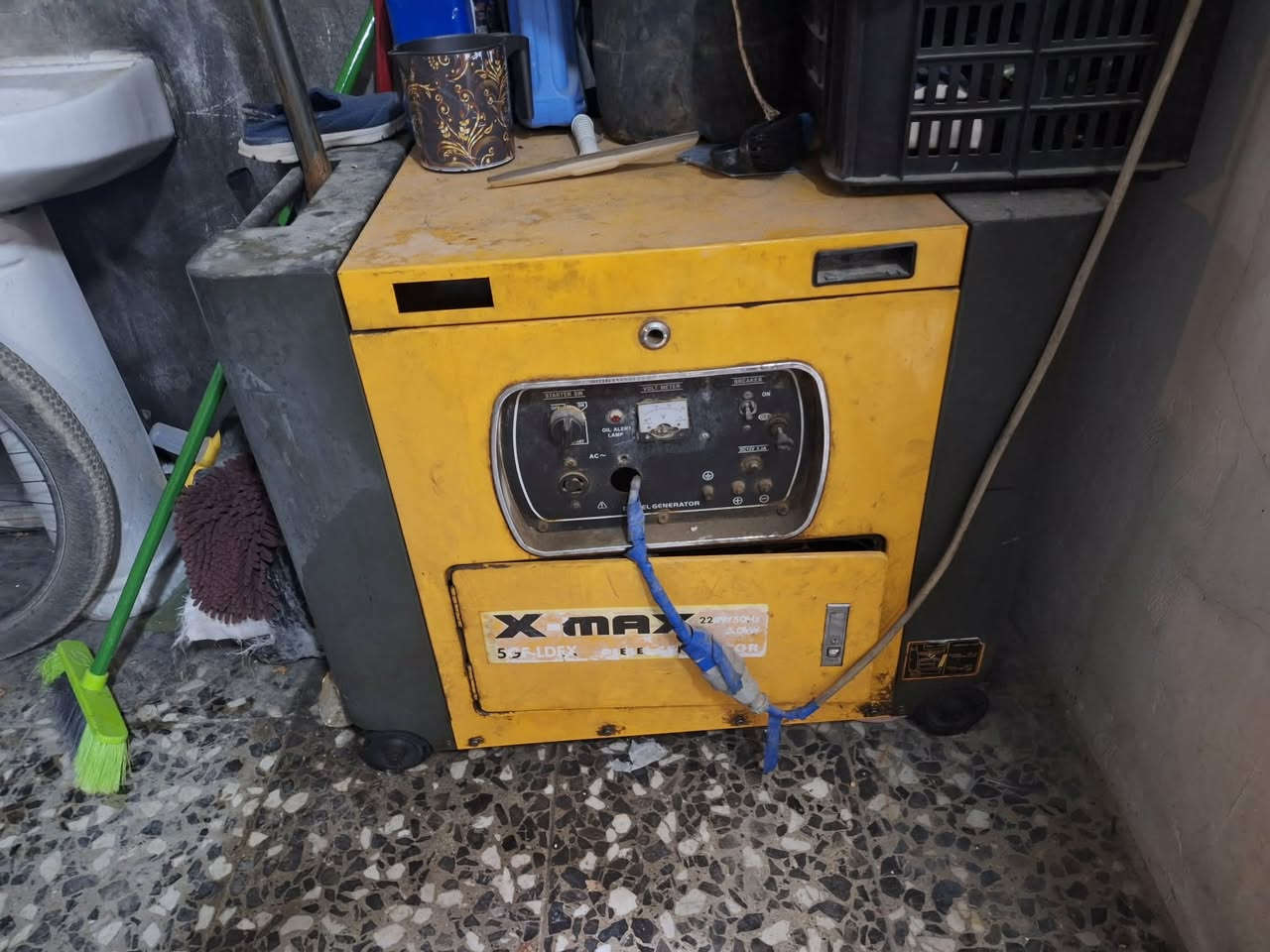 مولدة كاتم كاز 5kv 20A نظيفة غير مفتوح مكينة نضيفة استعمال قليل منطقة خصخصة للبيع السعر 650 الف وبيها مجال بسيط ماخذها بمليون و 150 سبب البيع انتقلت لبيت اخر وطرمة صغيرة
***********
