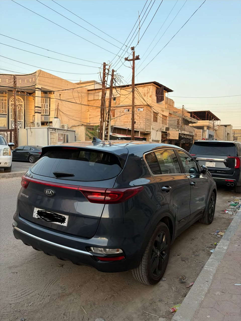 كيا سبورتج 2022 وارد امريكي 
ماشيه 48 km
مكينة 2400 
بدون حادث داخله غرق مياه امطار للدوسه 
السيارة كفاله عامه من الدعاميه للدعاميه عدى شخط صغير بباب السايق 
السيارة شغاله كلها ومابيها اي مشكله واخت الجديده استعمال جداً قليل 
كامله وجاهزه من كلشي رقم جديد وصارلها سبوعين من صاعده هزه 
تخم تاير قبل سبوعين مشدود 
السياره جاهزه من كلشي ماتصرف عليها ربع 
سعر السيارة 185 وبيها مجال 
للاستفسار : 
*********** البصرة, العراق
