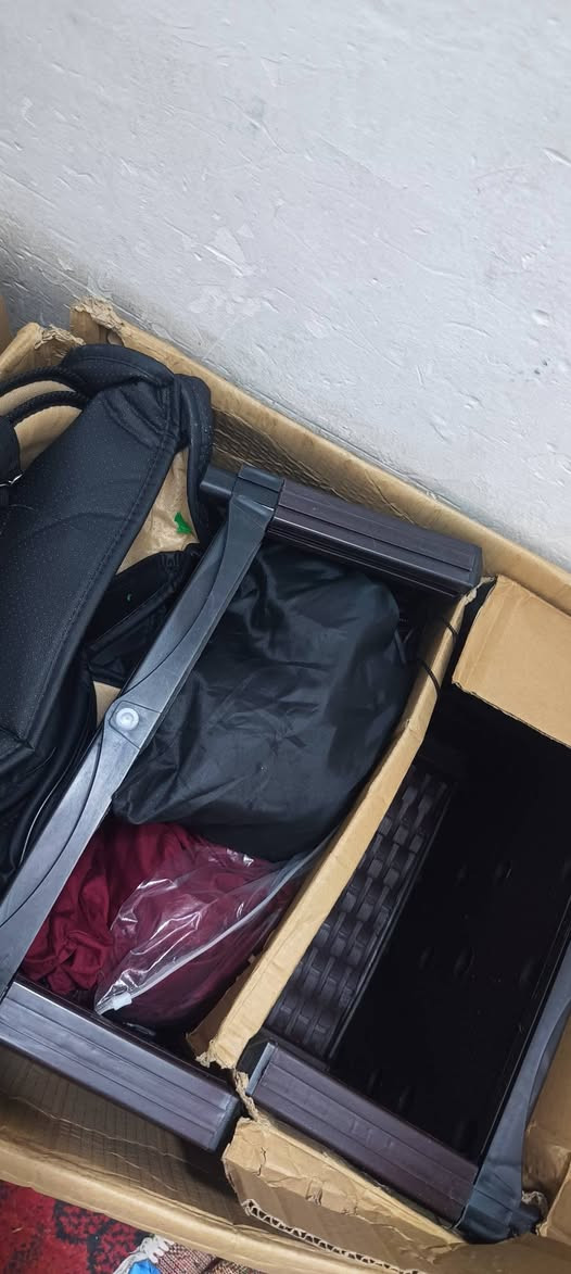 السلام عليكم 
غراض امزون للبيع شلع 
سعر 150
مكاني الزعفرانيه


**إذا كنت صاحب هذا الإعلان وتريد حذفه لأي سبب، رجاءا أرسل رسالة إلى الدعم الفني**