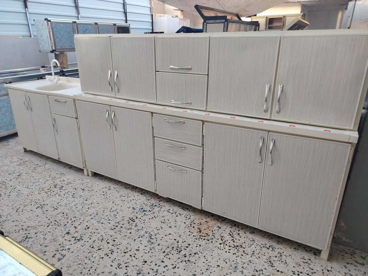 كاونتر مترين وسنكي كرانيت متر و30
السعر 300 ترهم معارضه مع قديم موصل كراج الشمالكاونتر بلوطي حيل نضيفه وسنكي كرانين السعر 325 ترهم معارضه مع كاونترات قديمكاونتر مترين ونص والسنكي متر و٣٠ كرانيت السعر 260 ترهم معارضه مع قديم مالكمكاونتر ثلاث قطع نظيفه حيل حيل مترين وسنك متر و٣٠ ولا خلطه بيها 
السعر375 ترهم معارضه مع قديم


**إذا كنت صاحب هذا الإعلان وتريد حذفه لأي سبب، رجاءا أرسل رسالة إلى الدعم الفني**