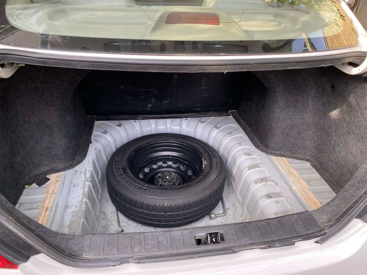 سني هندي موديل 2020
بليته زركة 
مكفوله من الصبغ 
فقط تكحيل بهلال الجاملغ الخلفي 
صدر بلادي مال شركة 
تخم تاير جديد كوري 
باتري جديد 
شاشة اندرويد كاربلي 
ماشية 74 حقيقي 
رقم بغداد بأسمي 
هزه جديد ورقم انكليزي  
السعر 112
***********
