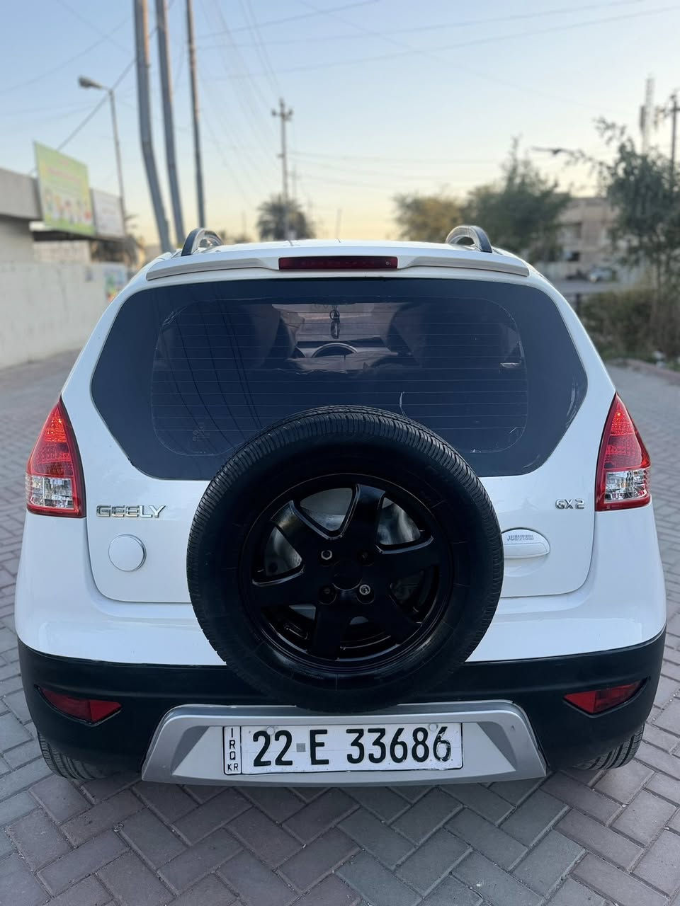 السلام عليـكم
جـيلي بانـدا كـروز 2013 
رقم اربيل الجديد تريد تحويل تريد وكاله 💯
كيـر اوتماتيك
كير ومكينه خير من الله 💯
صدر امامي خلفي جديد 
تخم تاير جديد 🛞
تبريد ثلج ❄️ 
كهربائيات كلها شغاله 
السياره بدون اي ضربه بيها هلالات الجاملغات فقط صبغ (جزء بسيط من الجاملغات) بدون حادث وموجود سونار مرفق بل منشور 
السياره عليها ادامه كامله وجديده من كلشي وبدون اي نقص وبل عافيه عل ياخذها 
مكاني بغداد حي العامل 
السعر 58 وبيها مجال 
📞 ‭٠٧٧٧ ٦٧١ ٤٠٧١‬
