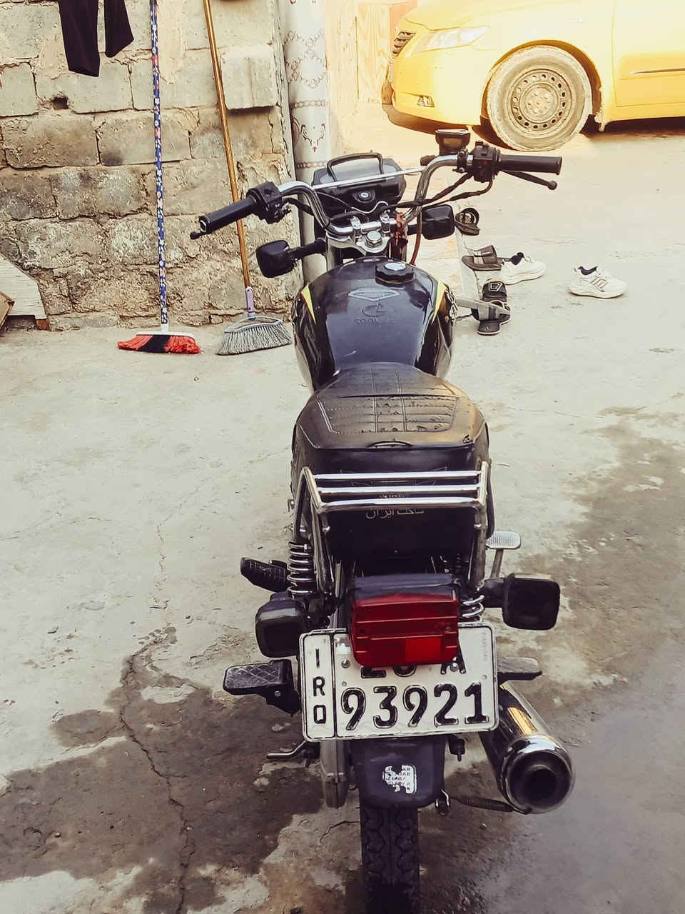 سلام عليكم دراجه موديل 23 دراجه نظيفه ما عايزها شيء سعر مليون مراوس بدراجه اصولي وبيع رقم ***********
