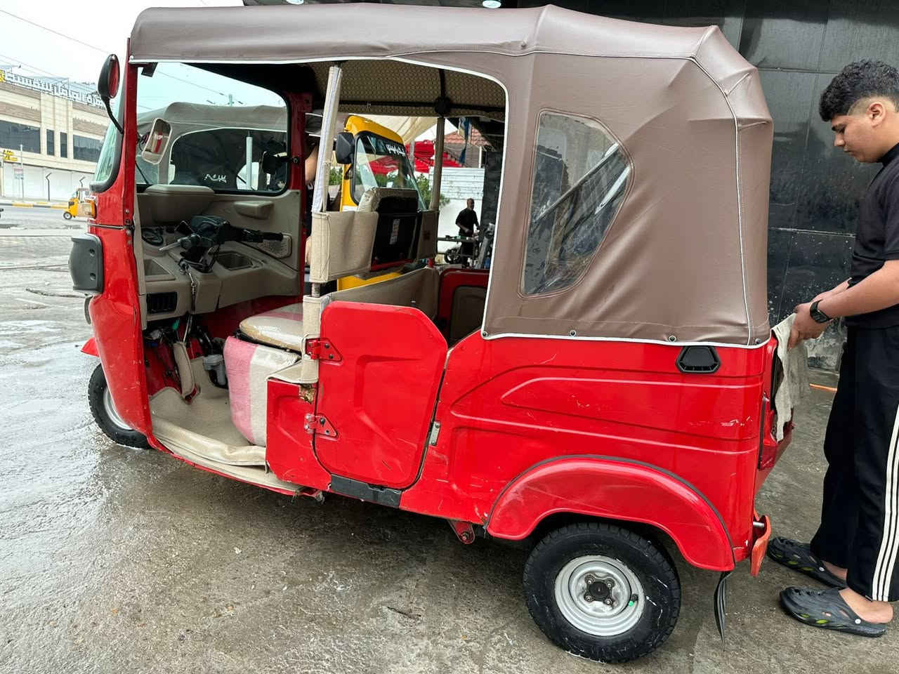 السلا عليكم تكتك لبيع ميل ٢١ بيه ضربه بل لغد ما معمره وبيه ضربه بتكمه
مكينه مجفته ‭٠٧٧٢ ٥٤٢ ٢٠٦٧‬
