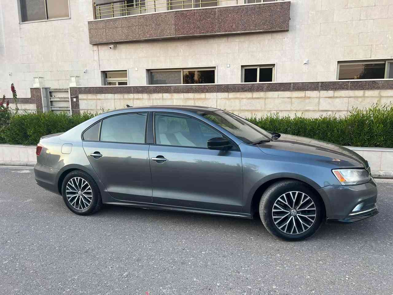 موديل ٢٠١٦ 
جاملغين امامي صبغ بدون دواخل بدون ايرباك 
امامي خلفي كبس 
محرك كير بشرط 
سعر___١٠٧ مجال بسيط للطيبين 
مكان اربيل 
***********
