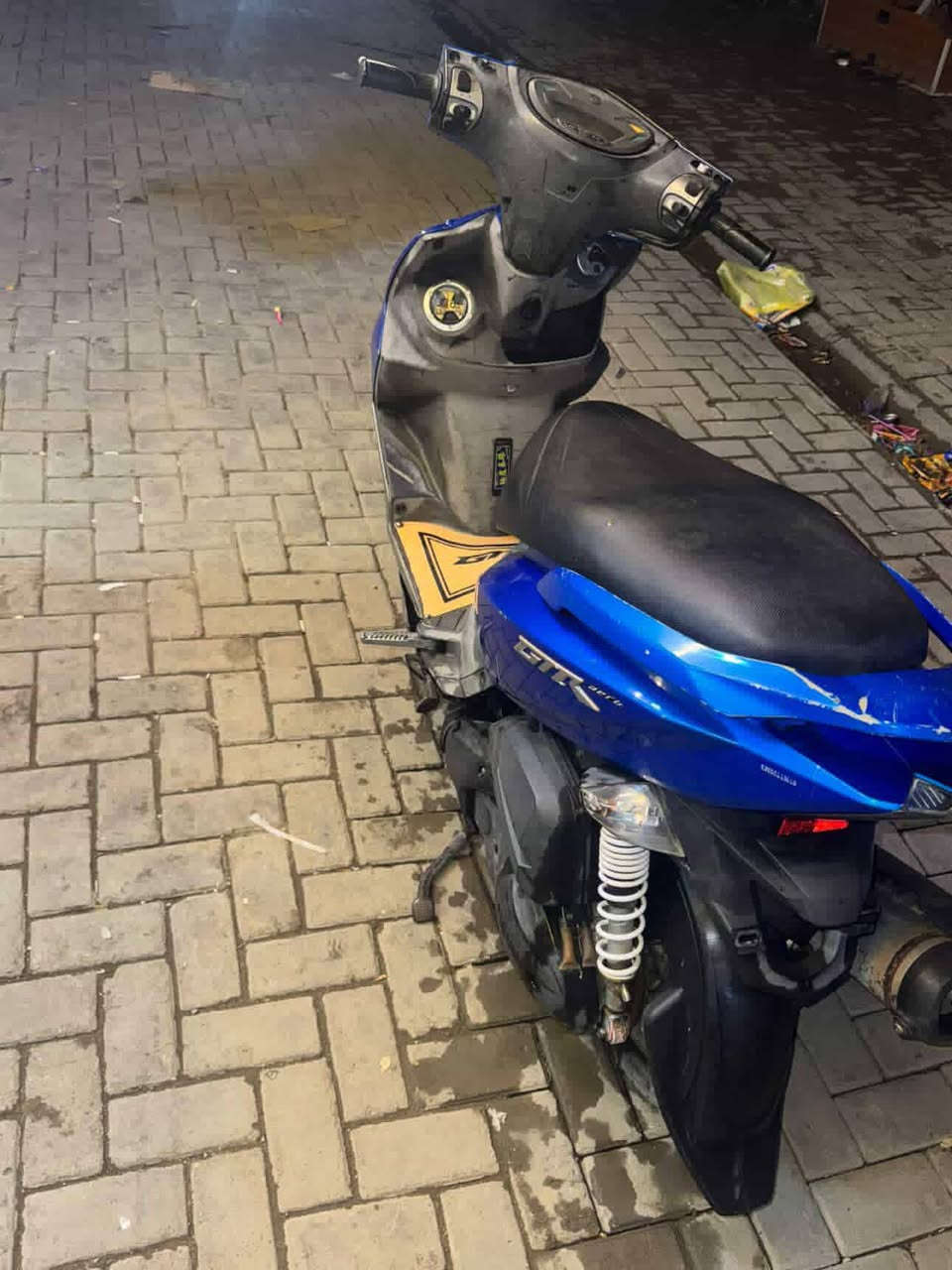 سلام وعليكم دراجه جي  تي ار للبيع مكفول كفاله عامه دراجه كله بلاديه كفاره بلادي ختم واحد ويه المكينه دراجه بلك ما مبدل بيه جيب فيتر وتعال افحص مكان بغداد النهضه سعر 950الرقم***********
