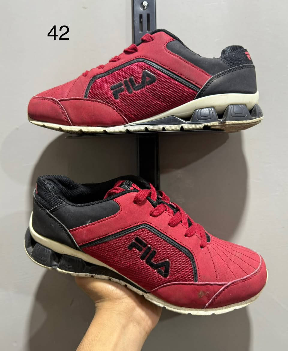 تخفيضات 🔥🔥🔥🔥🔥
سعر القطعه 5 تلاف ما عدا الصوره المكتوب داخله سعر 
بوت بآله اوربي آصلي + حذاء رياضي و صندل اوربي 
القياس موجود داخل آلصوره 
الأستفسار مراسلة البيج ✅ او واتساب ‭0780 546 1406‬☎️
التوصيل الى كل العراق 🚛🚛
