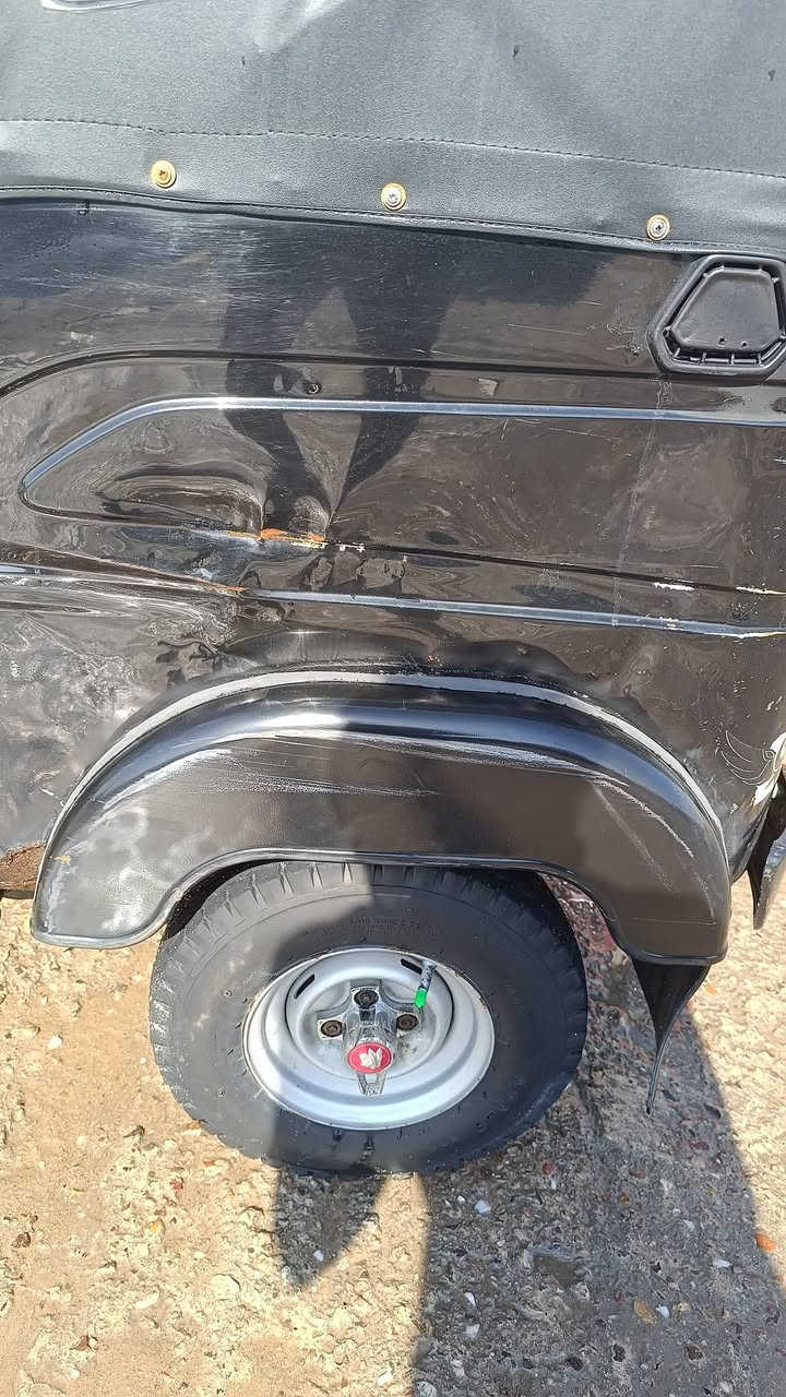 سلام عليكم تكتك باجات موديل 22 شهر 11 رقم وسنويه بصره بيها ضربه بالصفحه موضحه بالصوره والباقي كفاله سعر 7800وبيها مجال رقم مبايل ***********
