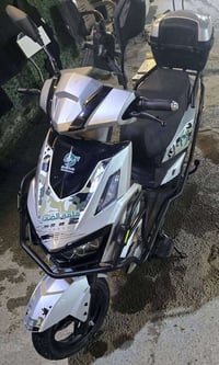 عندي هاي الدراجه قبل 3 اسابيع اشتريته وهسه اريد ابيعه كامله مكمله اي ن...