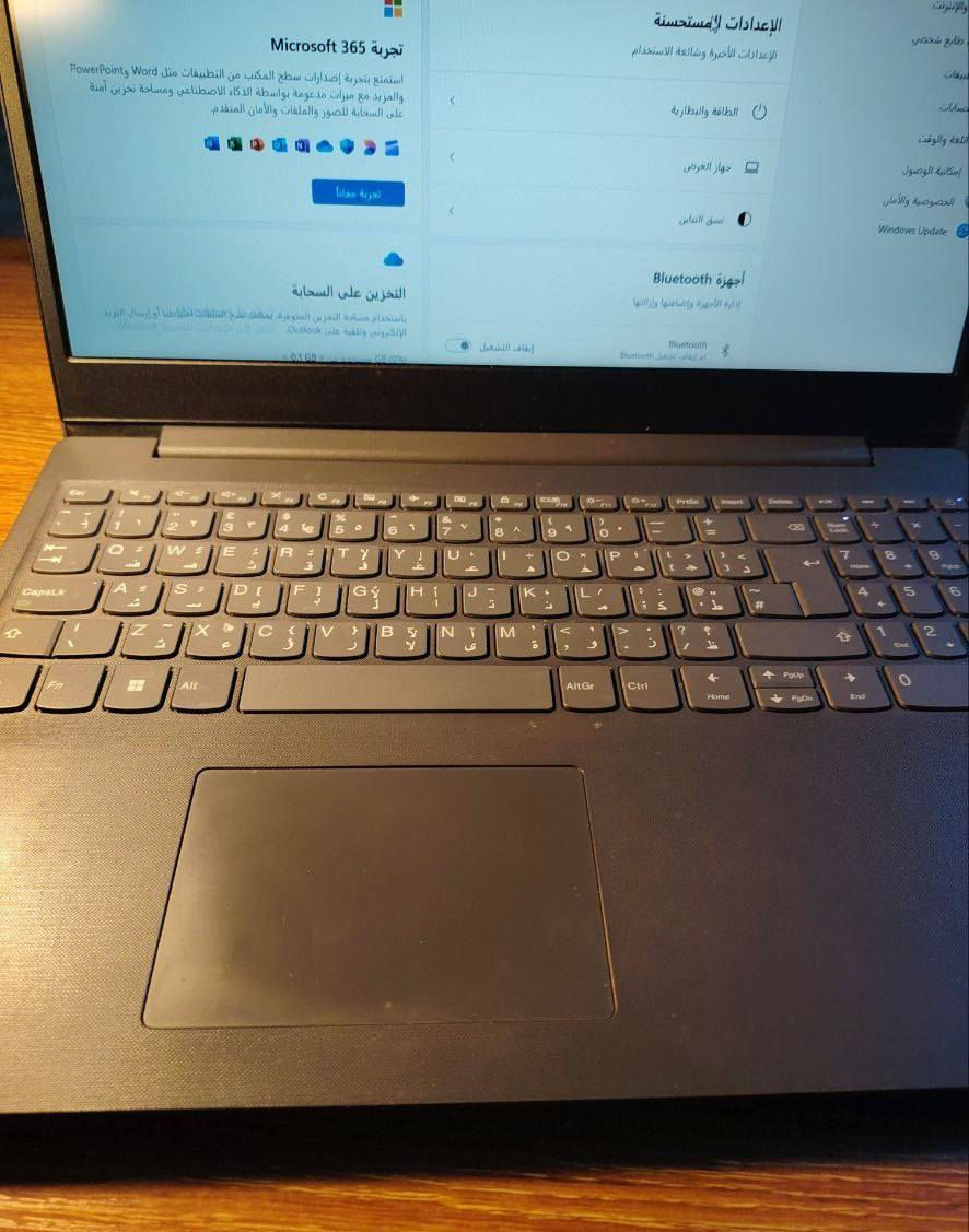 💻 لابتوب Lenovo للبيع – نظيف جداً
🔹 الماركة: Lenovo  
🔹 حجم الشاشة: 15.6 إنج  
🔹 المعالج: Intel® Celeron® N4020 @ 1.10GHz  
🔹 سرعة المعالج: 1.10GHz  
🔹 الرام: 4GB RAM  
🔹 كرت الشاشة: Intel UHD Graphics 600  
🔹 ذاكرة الكرت: 512MB  
🔹 مساحة الخزن: 256GB SSD    
🔹 النظام: Windows 11  
🔹 لوحة مفاتيح: كاملة + أرقام جانبية  
🔹 كاميرا: موجودة  
🔹 بطارية: جيدة  
🔹 الشاحن: أصلي موجود + جنطة 
🔹 الحالة: نظيف جداً / استخدام خفيف / بدون أعطال نهائياً

📍 الموقع: ( الديوانية - السنية )  
💰 السعر: ( 280 الف ) وبيها مجال بسيط

للتواصل واتساب: ***********
