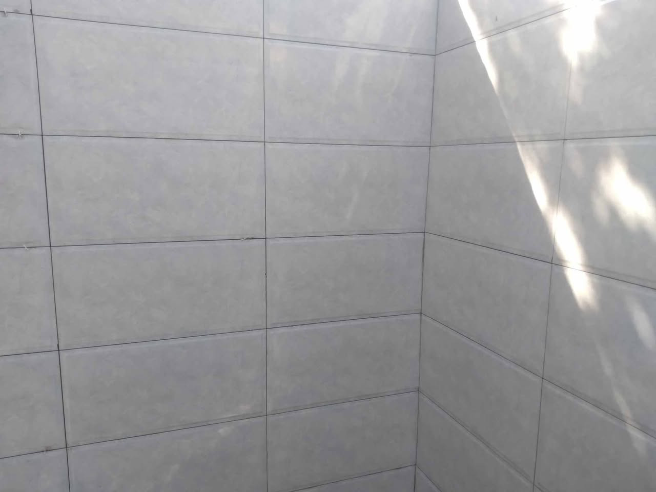 خلفة سيراميك أرضي جدران الوح بيات درج شغل درجة أولى ***********
***********
