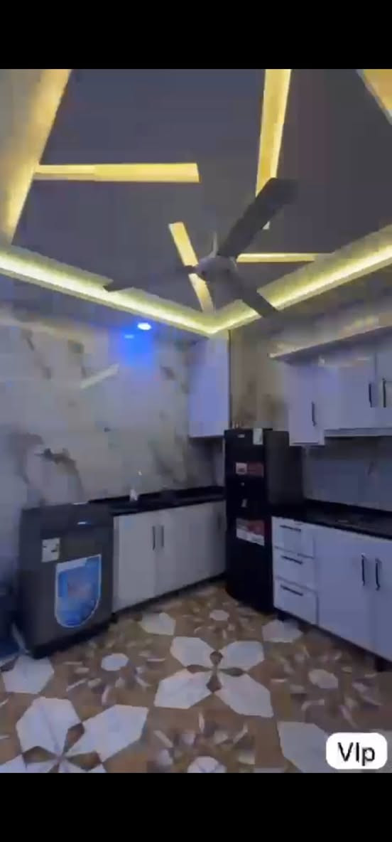 🏢 بناية للبيع – موقع مميز في نواب الضباط 🏢
بناية حديثة للبيع في منطقة نواب الضباط
📍 على شارع 20 مقابل الخدمات مباشرة
✨ موقع ممتاز وحيوي
🔹 المساحة: 200 متر
🔹 تحتوي على 6 شقق مؤثثة بالكامل
🔹 جميع الشقق مؤجرة وتدر دخل ممتاز
🔹 طابو صرف – تحويل باسم المشتري مباشرة
 للاستفسار الاتصال على الرقم *********** ابو الخصيب, البصرة
