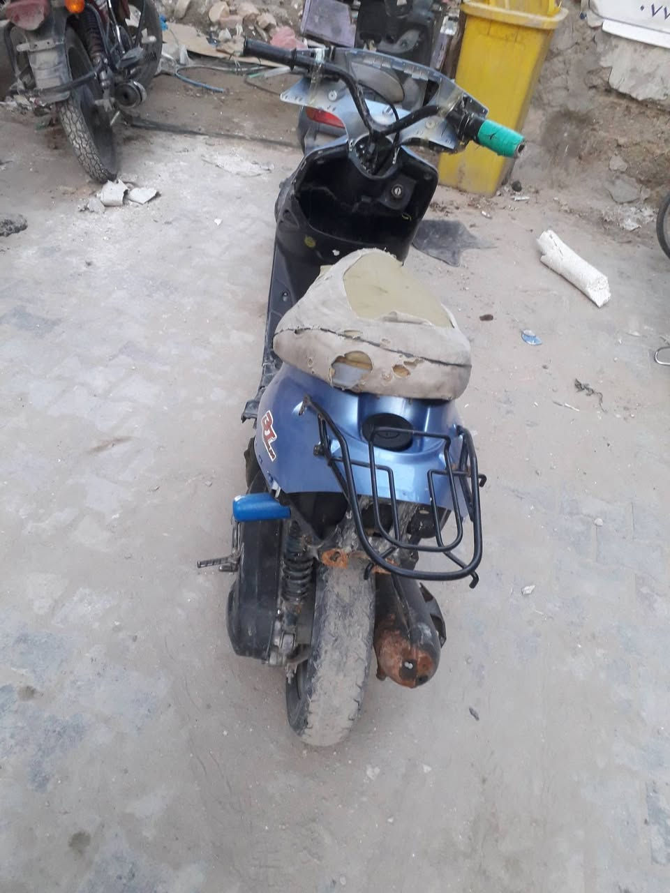 دراجه ٩زروف للبيع سعر ١٥٠ قفله مكان حي رمضان قرب جامع امام حسين ***********
