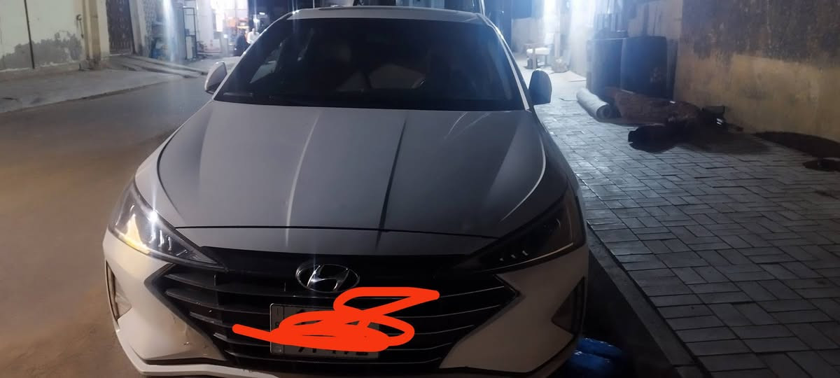 الانتره 20
فول مواصفات حره السياره كفاله بيها ملاحظات بسيطه 
رقم بغداد
السعر 125 مستعجل 
***********

