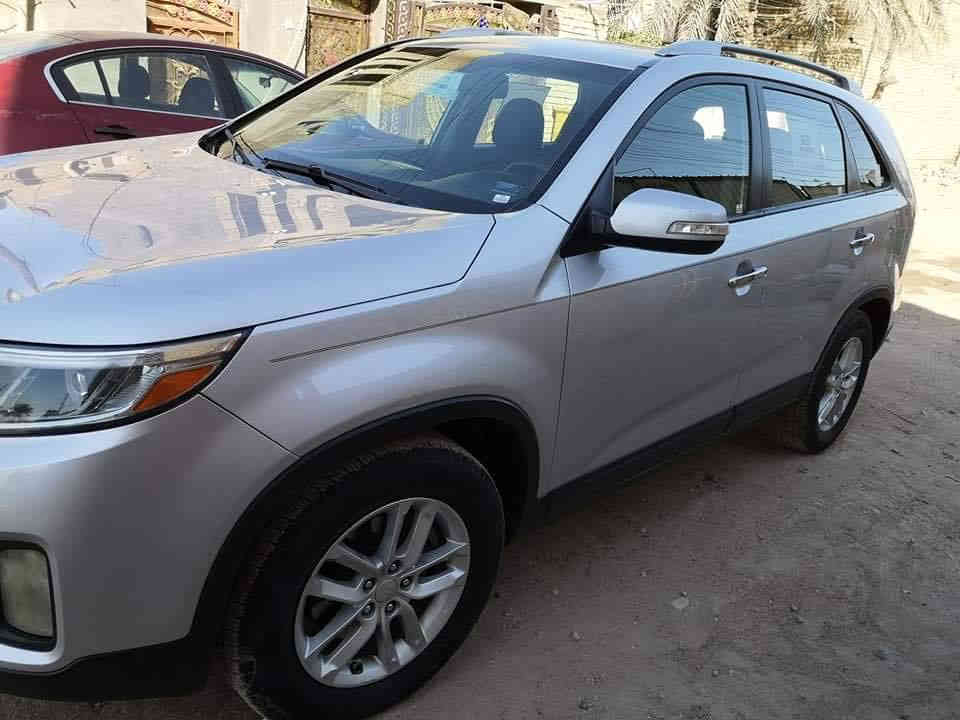 السلام عليكم
سورنتو ٢٠١٤ محرك 2400 أربعه سلندر

وارد أمريكي الضرر الصندوق 

السياره بأسمي

لون رصاصي ٧راكب 

قطعتين تبريد

تحكم ستيرن

اشاير بالمري

السياره جاهزه من كل شي 

السعر 135 وبيه مجال بسيط للتواصل ‏***********
