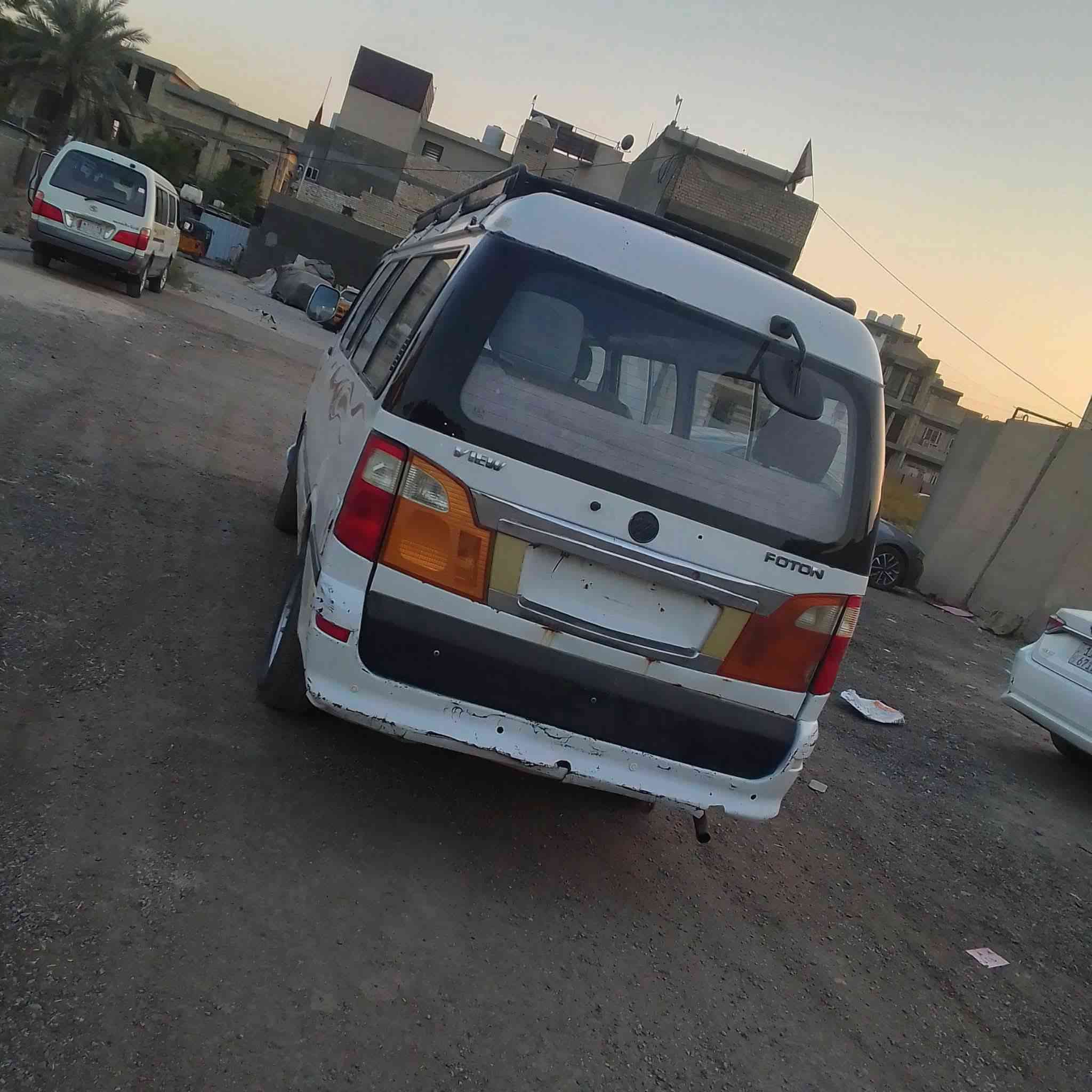 شلونكم شباب عندي هاي فتون موديل2015  سياره جاهزه وكفالة كير  محرك اكسل شواصي  كهربائياات كامله مكمله كبل للشارع السياره موصليه سنويه بدل ضائع رقم الماني مكانها ديالى سعرها 36 وبيها مجال شي قليل اتصل وبيك خير وتدلل ***********
