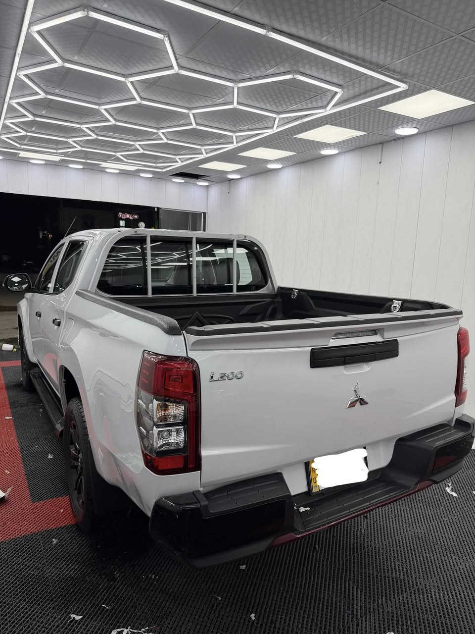 للبيع بيكم مسيوبيشي L200 فئه - 01 -
عداد المسافه -23الف-
موديل 2023 اصـل سيارة عالم ثاني من ناحية السياقة و اعتمادية و مواصفات الأساسية 
 سيارة كلش حلوة

#مـــواصــفـــات 🔰 رقم بغداد بسمي تحويل ثاني يوم 

سويجات اثنين + لايتات زينون ثلجي عالي ناصي

فور ويل 4X4 + درع اسفل سيارة + نزول منحدرات 

كشنات جلد + كشن كهرباء + كشنات لون اسود تطريز احمر 

تبريد امامي و خلفي + تبريد لمس + تحكم ستيرن 

دشبول ليزري + مريات جانبية شفط + ويل بلاك
____________________________

سيارة كلش قويه من كل نواحي شرط تبريد ثلج 
 محرك 2500 كاز سوبر جارج 
  للستفسار ***********
