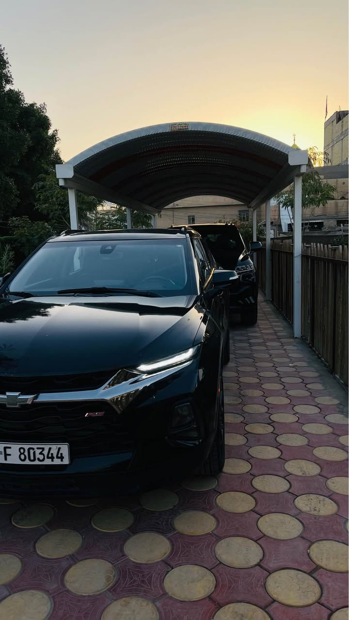 سلام عليكم سياره بلايزر موديل٢٣ فئه RS مكينه ٤ سلندر مواصفاته فول عده البنوراما ضربته باب السايق وجاملغ وشوي من بنيد  سعر ٢٠٥   ماشيه ٣٥ مكاني نجف  رقم *********** النجف, العراق
