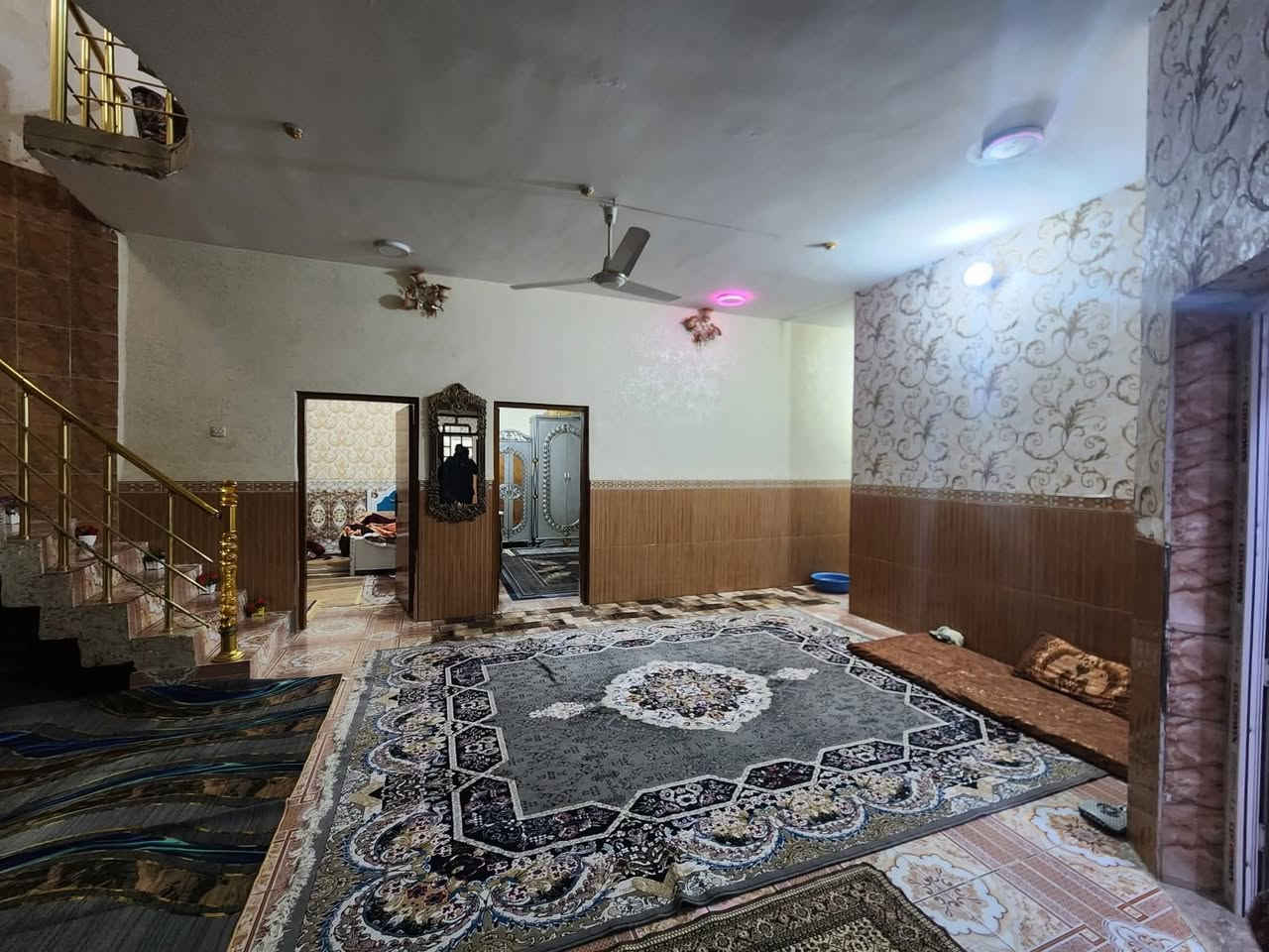 بيت للبيع طابق واحد 👇 نظيف 👇
بناء حجر -  واجهية كاملة - السطح شتايكر 
✅ منطقة القادسية الثانية
✅ شارع 8 متر مقابل حديقة
✅  مساحة 240 م
✅ طابو صرف

غرفتين نوم وصالة كبيرة واستقبــال ومطبـخ ومناور وصحيـات داخلية وخارجية وكراج للاضافة إلى صالة فوك

للأستفسار
*********** متوفر واتس
مكتب التميز للعقار في قادسية الثانية قرب الحوراء

