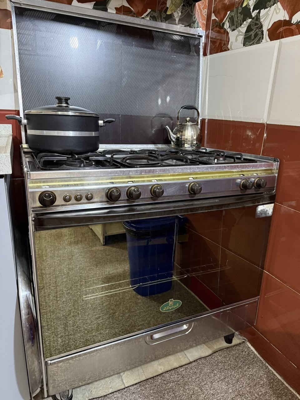 قلايه  ب30 وطباخ  200 والاڤن 50


**إذا كنت صاحب هذا الإعلان وتريد حذفه لأي سبب، رجاءا أرسل رسالة إلى الدعم الفني**