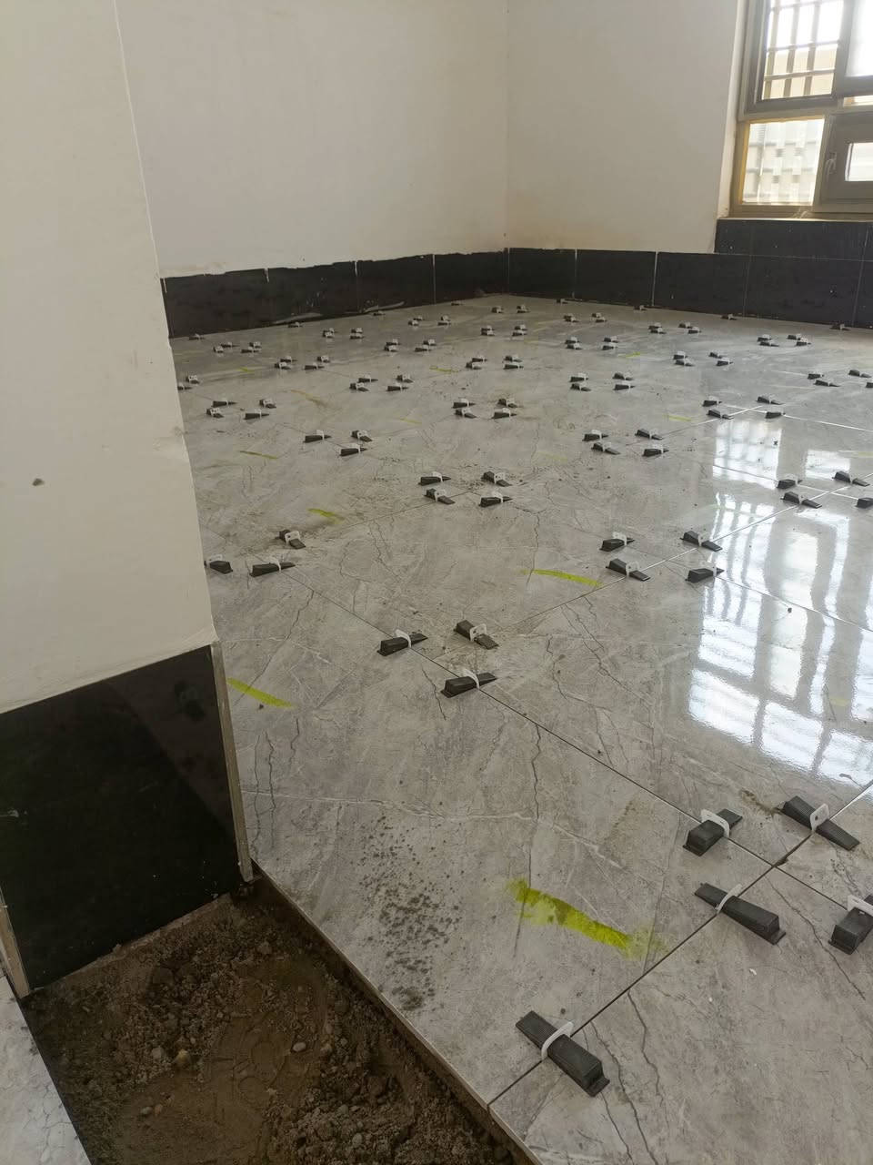 السلام عليكم خلفه سيراميك وكاشي درجه اولى وبأسعار مناسبه للاتصال ***********
او مراسلة الصفحه
