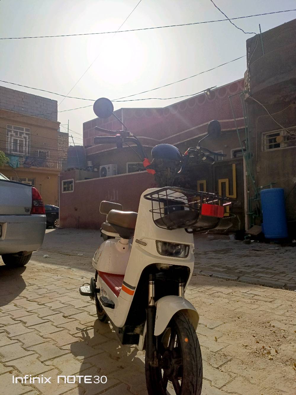 السلام عليكم باسكل شحن حجم 14فول مواصفات بصمتين وسويجين وكارتين وبي قفل تاير لايت زنون اشاير يمنه يسره هورن شغال دواسات اماميه  وخلفيه  كهربائيات كله شغاله بطارياته 4
 جدد وبي 4 سرع سرعته 90 حقيقي45 السعر 300 وبي مجال العنوان كربلاء للاستفسار ***********